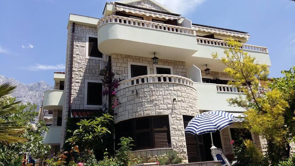 מאקרסקה Guesthouse Mario&Marina מראה חיצוני תמונה